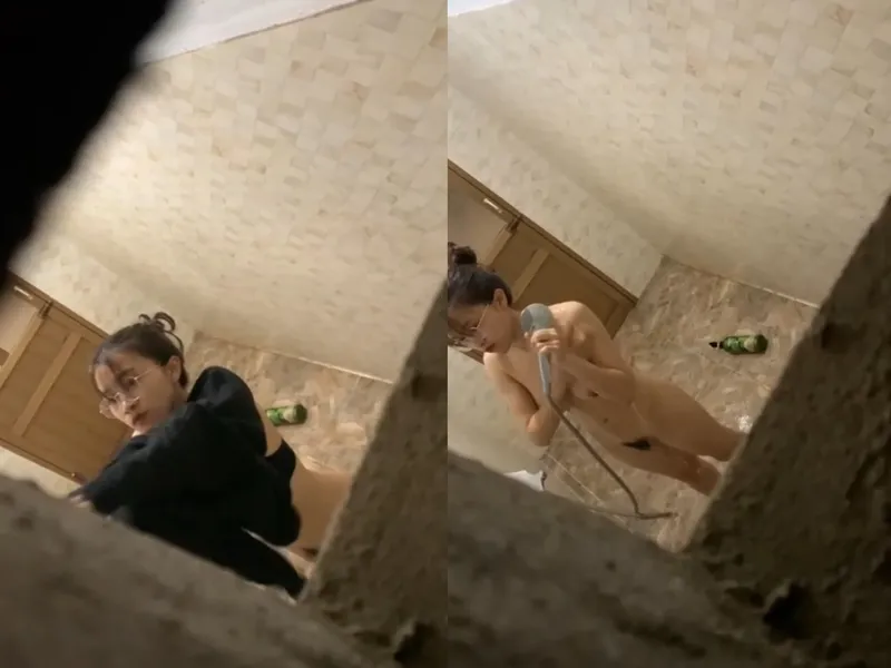 Quay lén bạn gái vú to tắm, khe bướm chảy nước ròng ròng